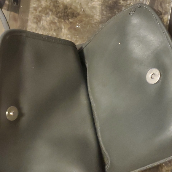 Handbag - Picture 2 of 10